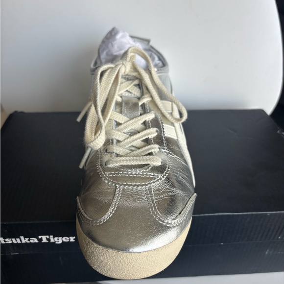 Onitsuka Tiger Mexico 66 by Asics Silver and Off White Sneakers NEW with Box - Picture 4 of 7